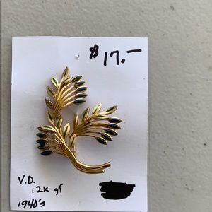 1940s 12 karat gold filled brooch